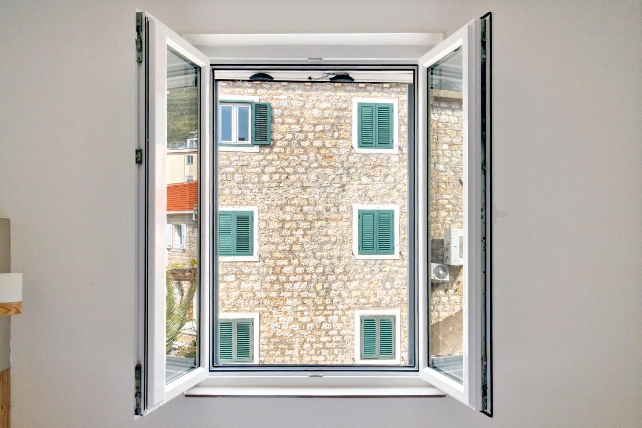 Apartment Symphony Street View Petrovac