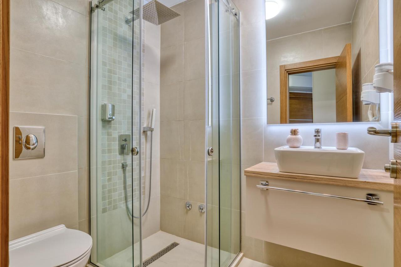 Symphony Street View Apartment Petrovac na moru